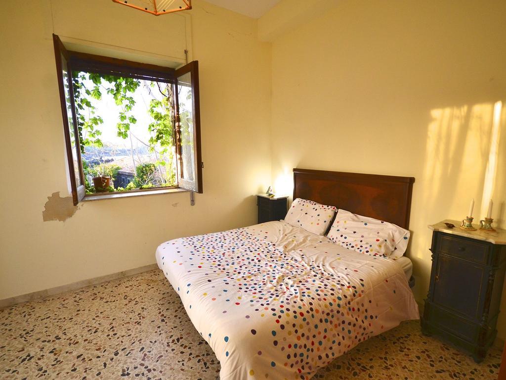 Cozy Holiday Home In Pozzillo With Terrace アチレアーレ エクステリア 写真