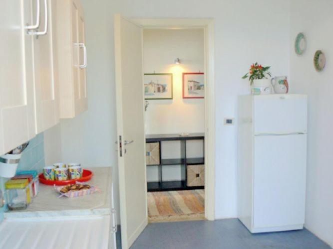 Cozy Holiday Home In Pozzillo With Terrace アチレアーレ エクステリア 写真